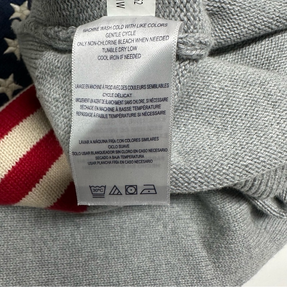 Chaps Men's Gray Crewneck Sweater with Flag Design - Picture 8 of 9